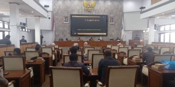DPRD Garut Gelar Sidang Paripurna RaperdaPJP APBD 2025