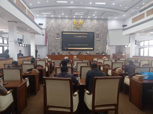 DPRD Garut Gelar Sidang Paripurna RaperdaPJP APBD 2025