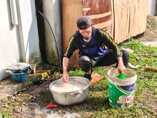 Di Balik Jumat Berkah Dinsos Ciamis, Tagana Turun ke Dapur Siapkan 100 Porsi Ayam Goreng dan Karedok untuk Masyarakat