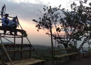 Sunset di Puncak Halimun Sisa Peradaban Lingga Ratu