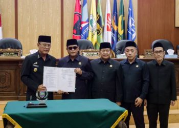 DPRD Setujui Raperda Pertanggungjawaban APBD 2025, Bupati Herdiat Dorong Penguatan PAD dan Ajukan Lima Raperda Baru