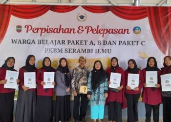 13 Warga Bangunharja Lulus Kejar Paket, Kades Ajak Masyarakat Lain Mengikuti Jejak Mereka