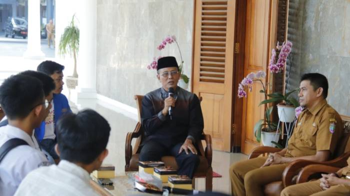 10 Pelajar Ciamis Berangkat ke Kampung Inggris Pare, Bupati Herdiat Berpesan Siapkan Diri Jadi Generasi Berdaya Saing Global