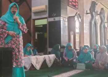 Pengajian Majlis Ta’lim Maratussolihah BKMM Ciamis Hadirkan Aksi Nyata, Tiga Keluarga Terima Bantuan Rutilahu