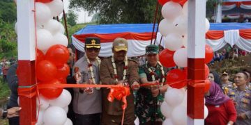 Peresmian Jembatan Gantung Prima Jantake, Bupati Sukabumi Dukung Akses Perekonomian Masyarakat