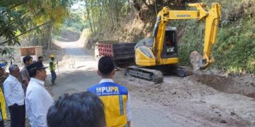 Bupati Syakur dan Pihak Dari Dinas PUPR Garut Cek Proyek Rehabilitasi Jalan Limbangan–Selaawi