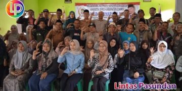 Asep Rahmat Jawab Aspirasi, Posyandu-PAUD Terima Laptop, Desa Petirhilir
