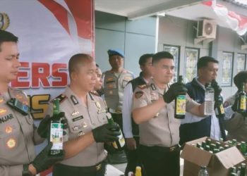 Polres Ciamis Sita 352 Botol Miras, 300 Botol Dimusnahkan