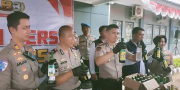 Polres Ciamis Sita 352 Botol Miras dan 36,57 Gram Sabu