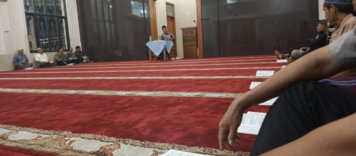 Bukan Sekadar Sah, Ustad H.M Nurdin Ungkap Keutamaan Shaf Pertama dalam Salat Berjamaah