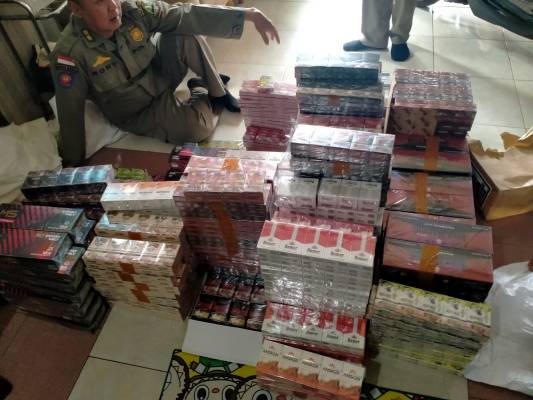 71 Ribu Batang Rokok Ilegal Ditemukan di Garut, Operasi Gabungan Libatkan Satpol PP dan Bea Cukai