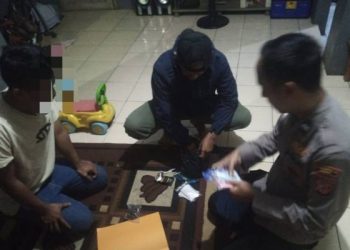 Salah Satu Rumah Yang Diduga Jadi Tempat Edar Obat Psikotropika Berhasil Digerebek Jajaran Polsek Wanaraja