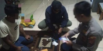 Salah Satu Rumah Yang Diduga Jadi Tempat Edar Obat Psikotropika Berhasil Digerebek Jajaran Polsek Wanaraja