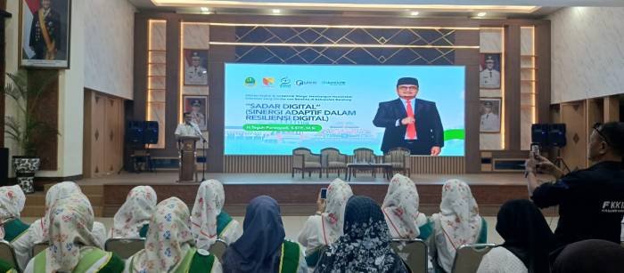 Narsum dari PWI Kabupaten Bandung Bekali Warga KIM Teknik Dasar Menulis Berita