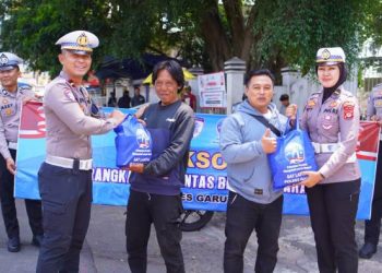 Satlantas Polres Garut Hadir Berbagi dan Mengabdi untuk Masyarakat Dalam Rangka Memperingati HUT Lalu Lintas Bhayangkara ke-71