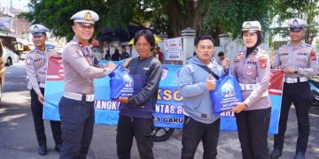 Satlantas Polres Garut Hadir Berbagi dan Mengabdi untuk Masyarakat Dalam Rangka Memperingati HUT Lalu Lintas Bhayangkara ke-71