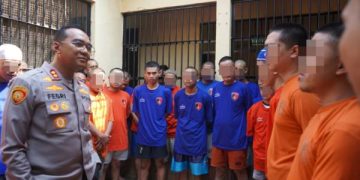 Kapolres Purwakarta Cek Rutan dan Makan Bersama Tahanan, Pastikan Pengawasan Berjalan Humanis