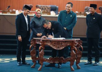 DPRD dan Bupati Purwakarta Sahkan Perubahan APBD 2026