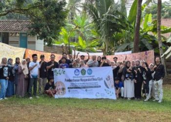 Dari Daun Jadi Produk, Ibu-Ibu PKK Cijati Belajar Kembangkan Ecoprint