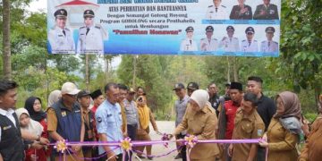 Wabup Garut Meresmikan Infrastruktur Jalan di Kampung Ciangkrong, Desa Jatimanah, Kecamatan Pamulihan, Kabupaten Garut