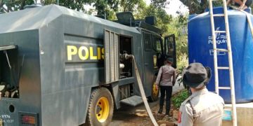 Tindak Lanjuti Laporan Warga, Sat Samapta Polres Purwakarta Salurkan Air Bersih