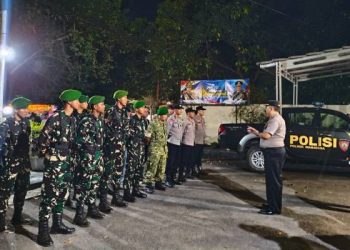 Cegah Balap Liar dan Antisipasi Jam Malam Pelajar, Polisi  Bersama TNI dan Pemerintah Kecamatan Gelar Patroli