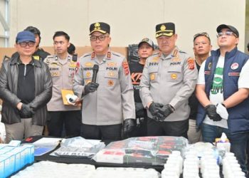 Pabrik Obat Ilegal di Bandung Terbongkar, Lima Orang Ditangkap, Ratusan Ribu Butir Disita