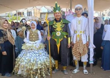 Kades Cigondewah Hilir Ikuti Karnaval Festival Santri Nusantara ke-8, Apresiasi Kreativitas Santri