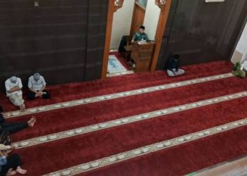 Sampaikan Tausiah tentang Jejak-jejak Kehidupan di Masjid Al-Haq Margahayu