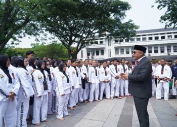Wali Kota Bandung Resmikan Satlat Tarung Derajat untuk 2.109 Anggota Linmas