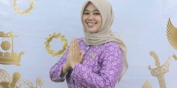 Hari Batik Nasional, Mia Sumiari Gerakkan Pelajar dan Ibu-Ibu Gali Kearifan Lokal
