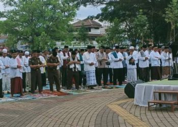 Salat Istisqo di Alun-Alun Ciamis, 5.000 Jamaah Mohon Hujan dan Introspeksi Diri