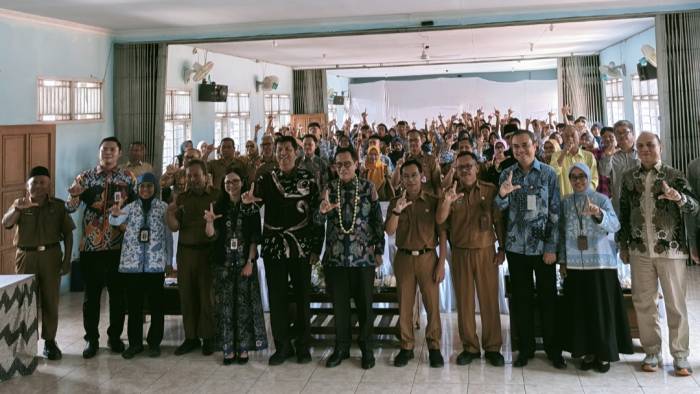 Perpustakaan Baru dan Edukasi Keuangan Warnai GENIUS OJK di SMPN 2 Ciamis