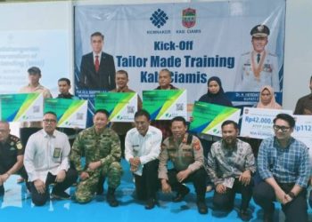 ASLI KEREN Ciamis Lindungi Ratusan Pekerja Rentan, Buruh, Ojol dan Insan Media Terima BPJS Ketenagakerjaan